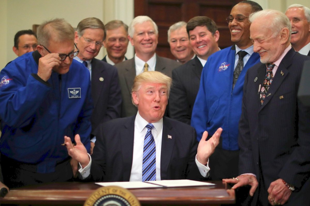 2017-06-30T194301Z_161870450_RC19952673A0_RTRMADP_3_USA-TRUMP.JPG
