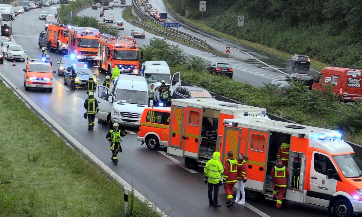 20170908_Schwerer_Transporter_Unfall_A40_Muelheim_ANC-NEWS (3).jpg