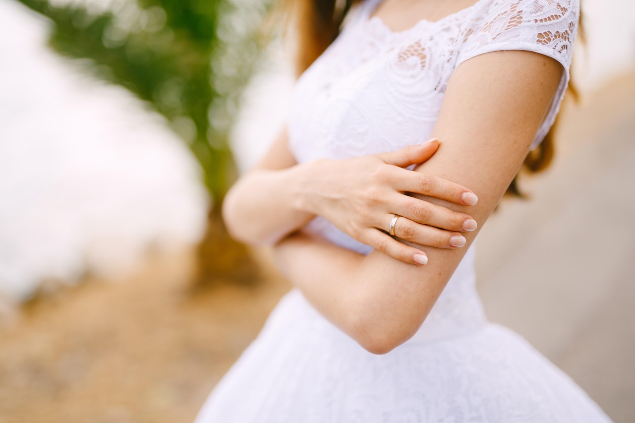 Eine Braut weiß nicht, was sie mit den ungeimpften Gästen auf ihrer Hochzeit machen soll. Da kommt ihr eine Idee. (Symbolbild)