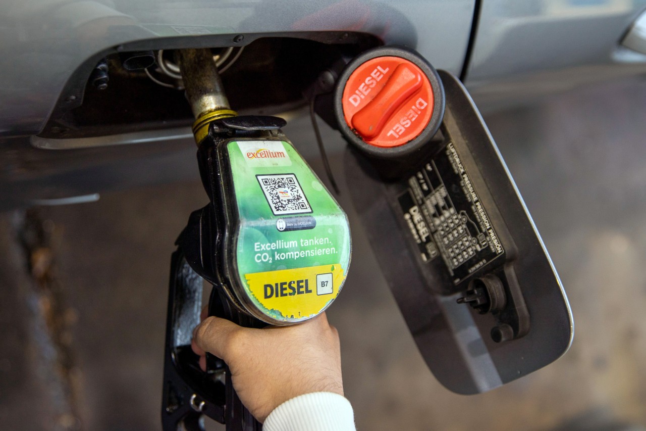Bislang ist die Steuer auf Diesel-Kraftstoff niedriger. 