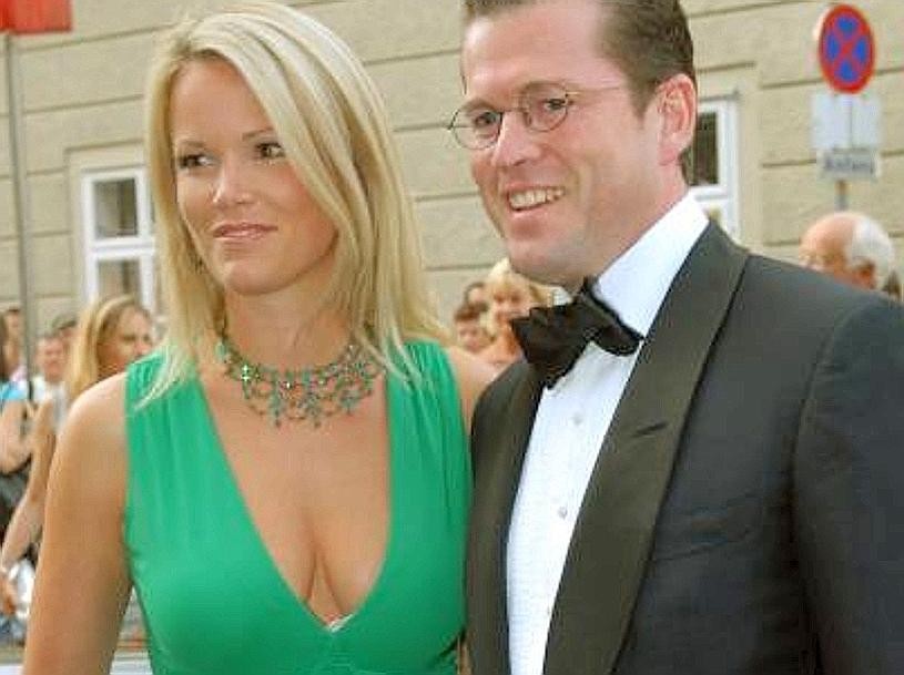 Im Rahmen der Salzburger Festspiele 2009 zeigt sich auch Stephanie zu Guttenberg mal etwas offenherziger. (Foto: imago)