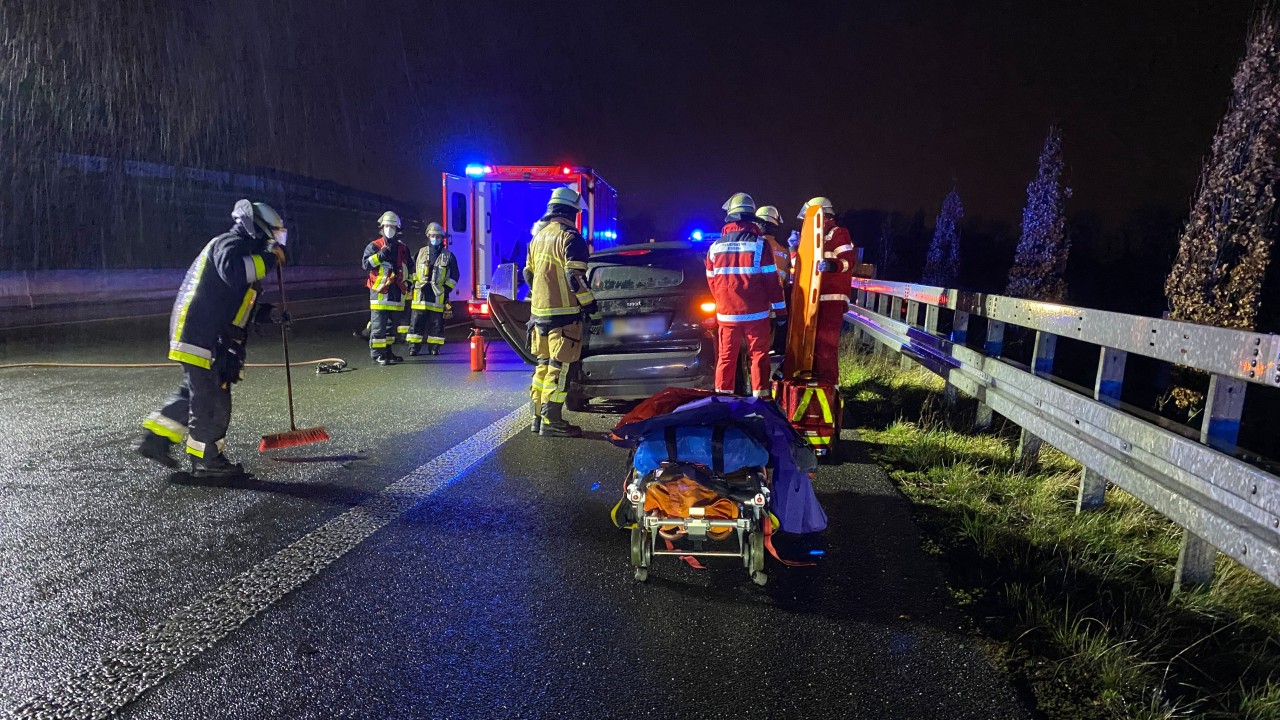 A40 bei Gelsenkirchen: Am Samstagabend hat es einen Unfall gegeben.