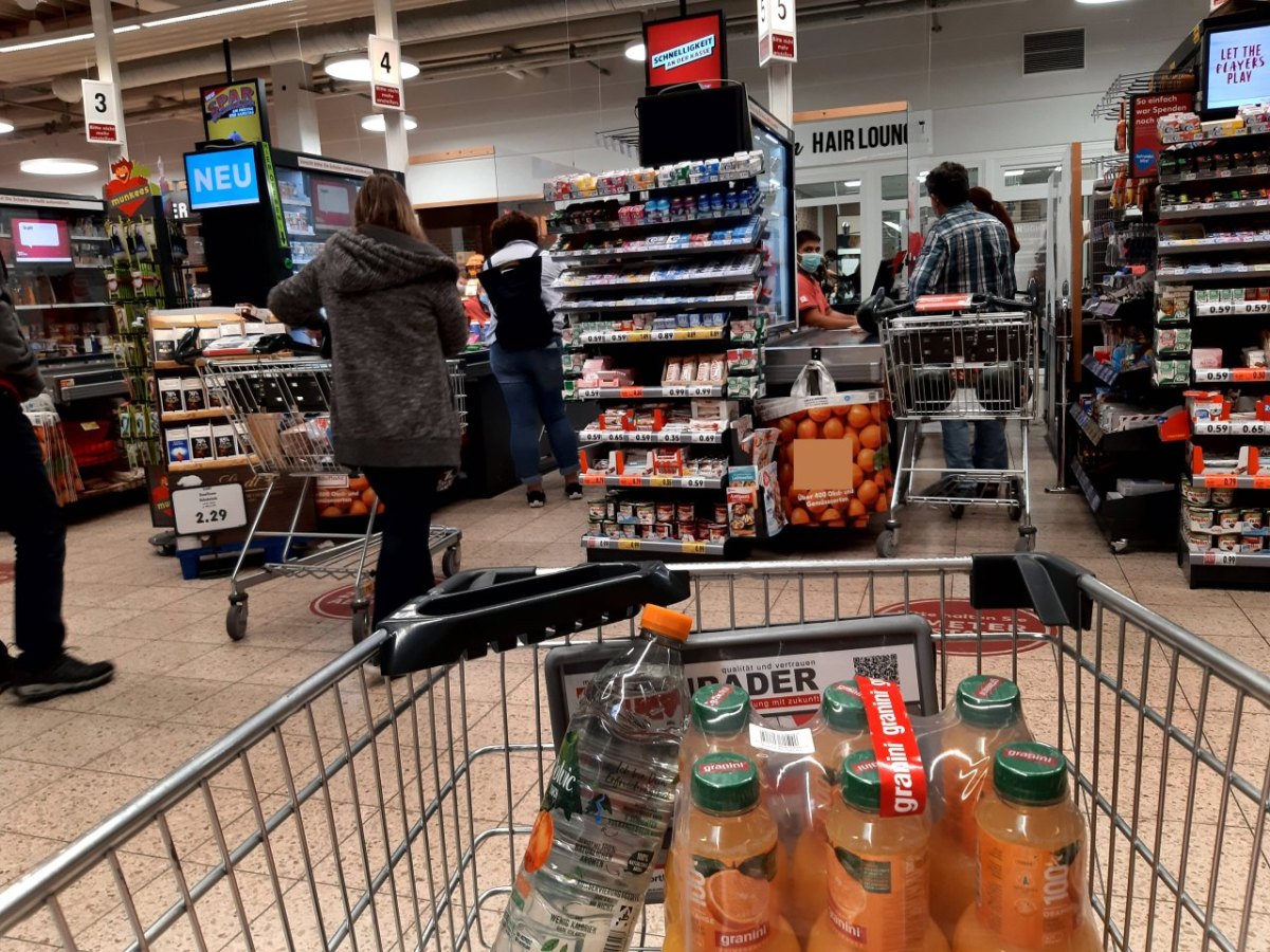 Aldi, Lidl Rewe Kasse.jpg