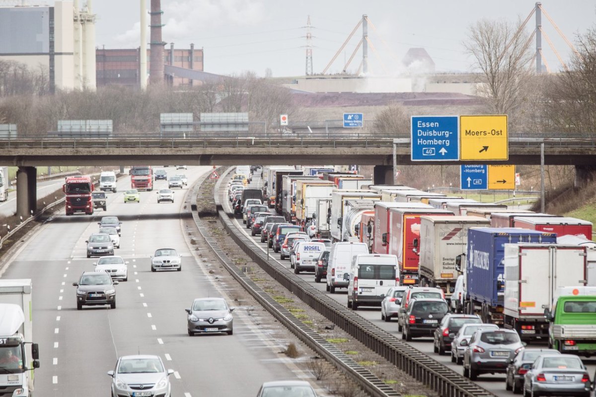 Auf der A40 bei Duisburg könnte es zu Stau kommen.jpg