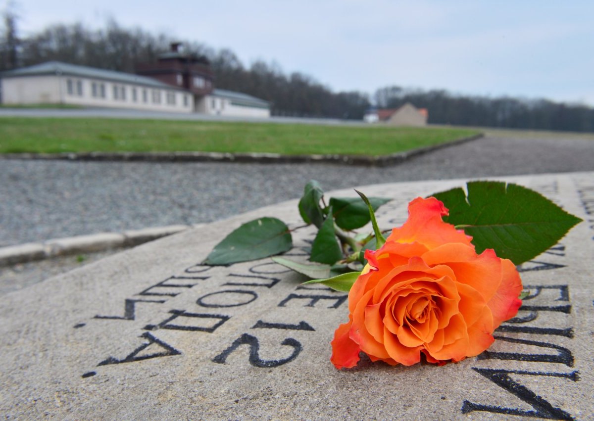 Auschwitz.jpg