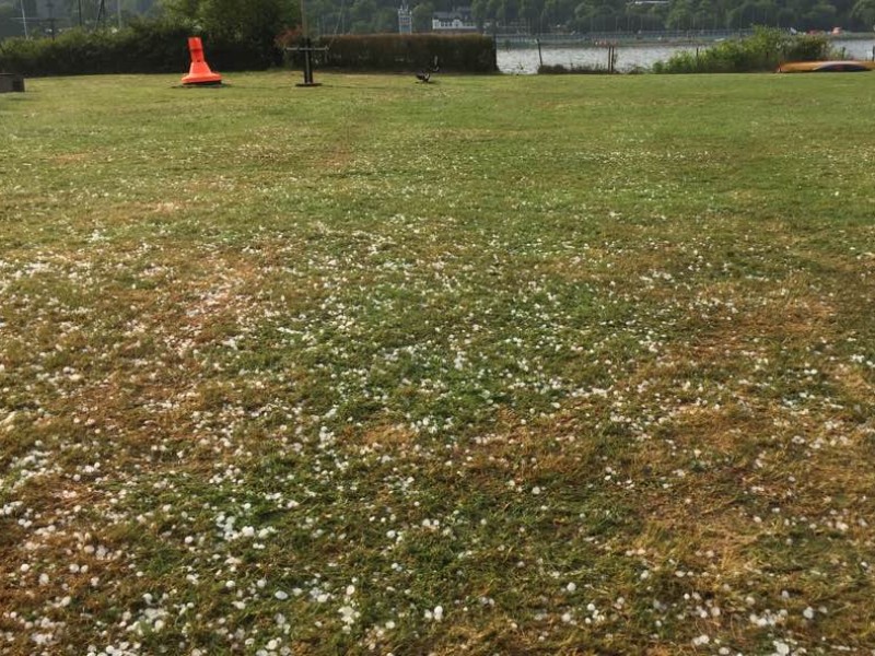 Am Baldeneysee kamen dicke Hagelkörner herunter.