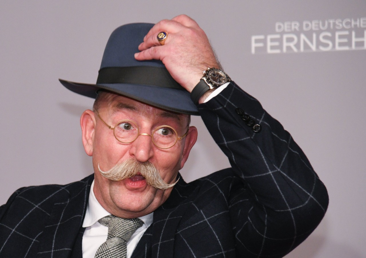 „Bares für Rares“-Moderator Horst Lichter kann manchmal nicht fassen, was die Verkäufer der Show los werden wollen. (Symbolfoto)