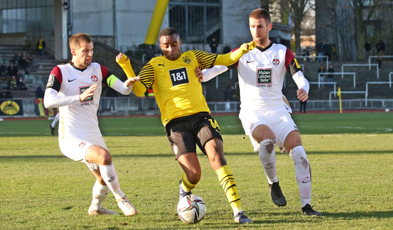 BVB-Talent Moukoko hat sich wohl bei einem Spiel der U23 verletzt.