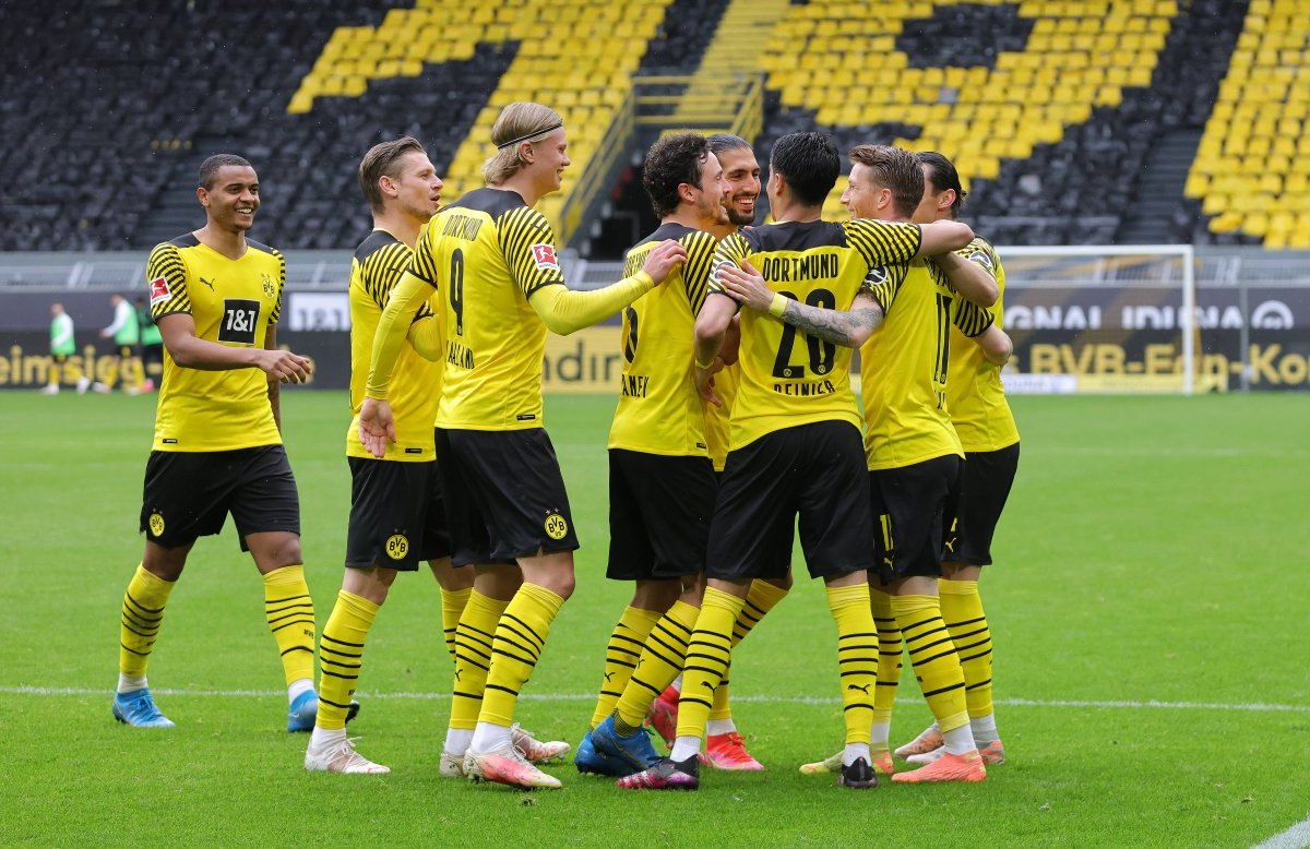 Borussia Dortmund Bayer Leverkusen Champions League.jpg