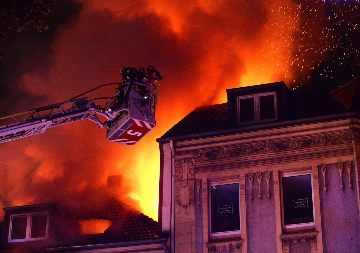 Brand-Duisburg-Untermeiderich.jpg