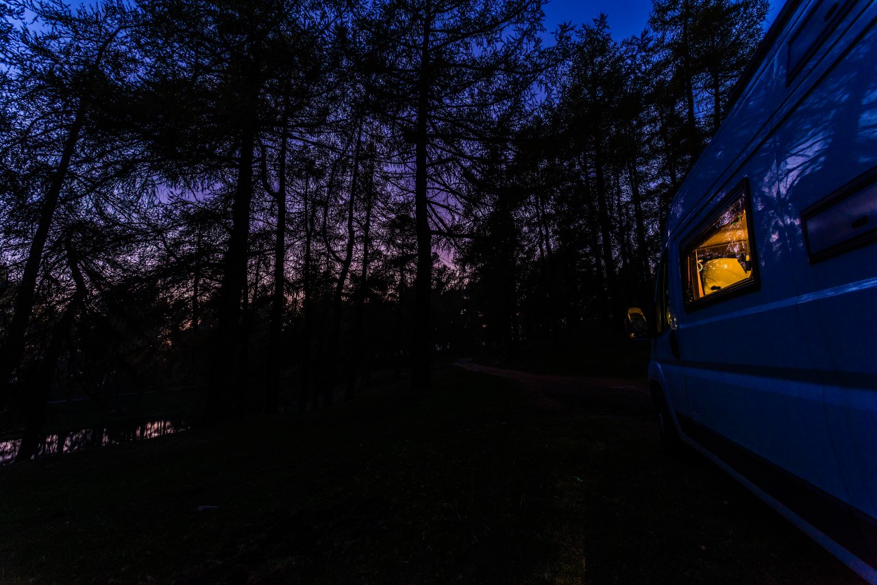 Eine Frau hatte ein Horror-Erlebnis beim Camping. (Symbolfoto)