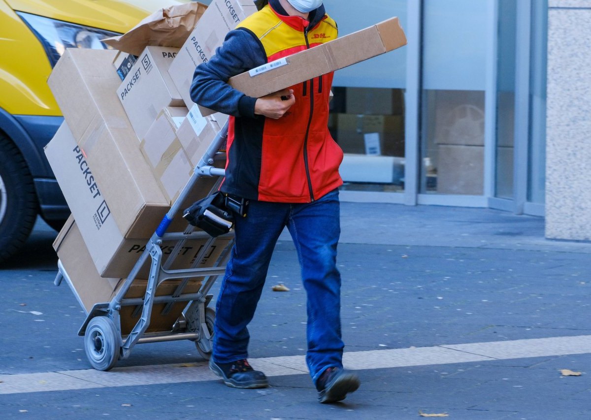 DHL.jpg