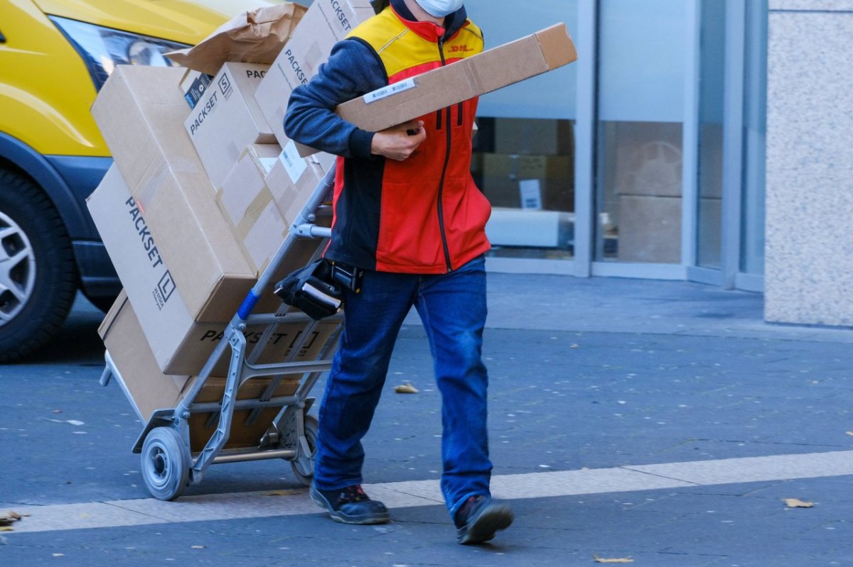 DHL.jpg