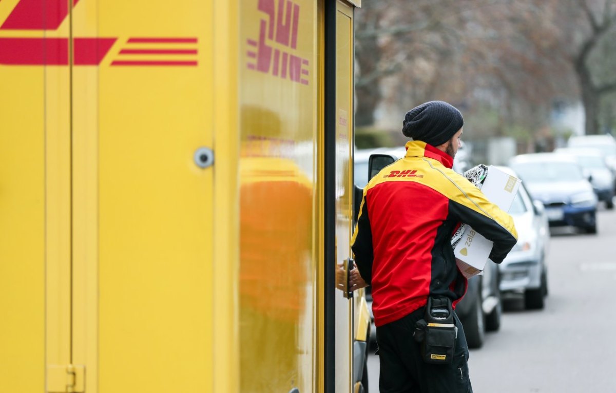 DHL