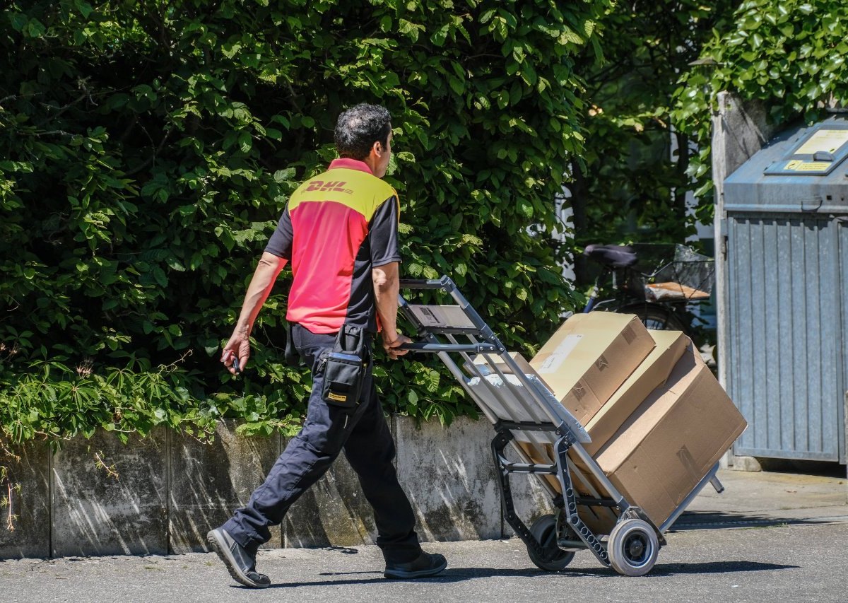 DHL: Eindeutiger Geruch am Paket