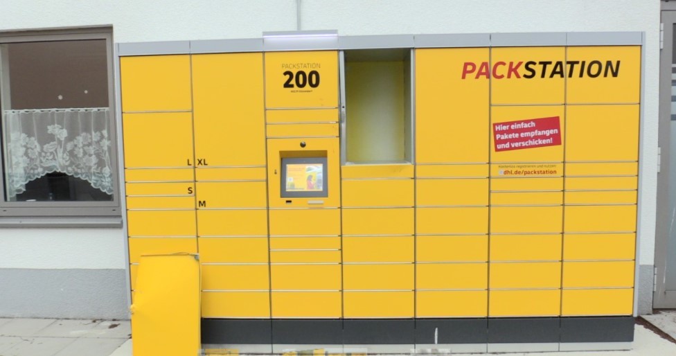 Die 12-Jährige hat sich aus Versehen in das Fach der DHL-Packstation gesperrt. 