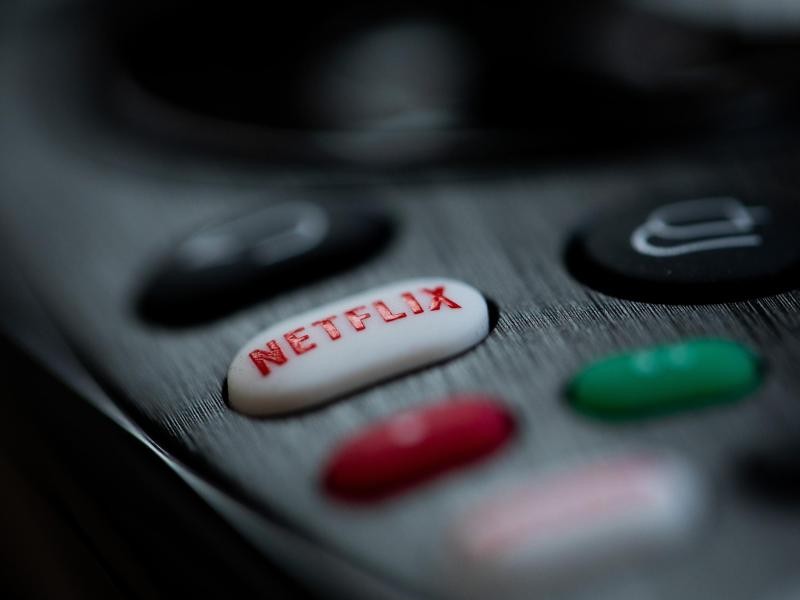 Netflix darf in seinen Nutzungsbedingungen für Deutschland keine Klausel mehr verwenden, die jederzeit beliebige Preiserhöhungen erlaubt.