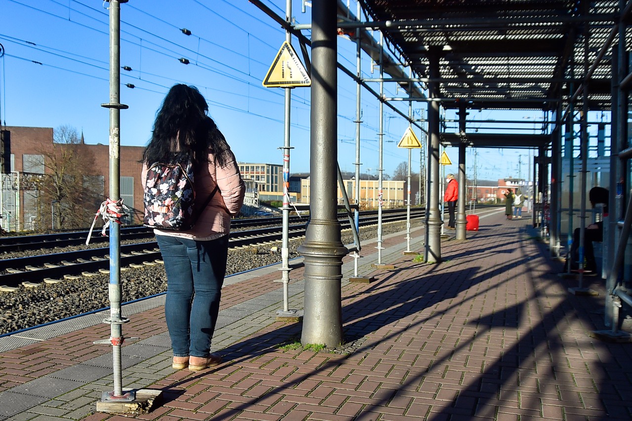 Pendler werden sich in NRW über zahlreiche Ausbauten freuen. (Symbolbild)