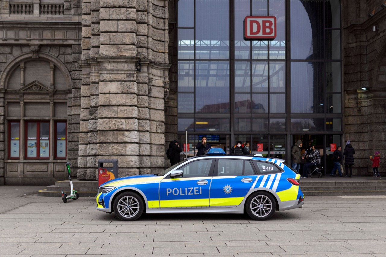 Am Hauptbahnhof Oldenburg ist es zu einer Eskalation gekommen, bei dem ein Mitarbeiter der Deutschen Bahn verletzt wurde. (Symbolfoto)