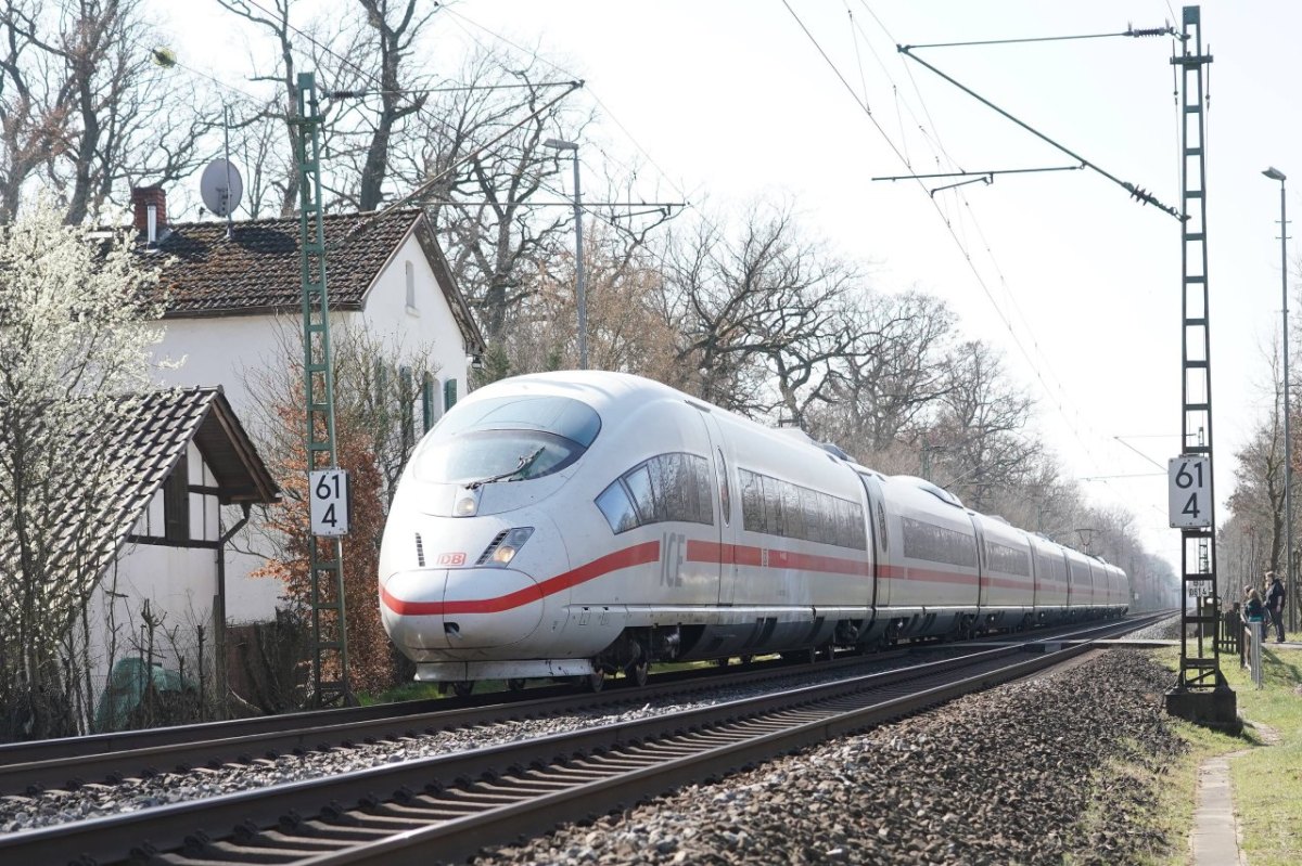 Deutsche Bahn.jpg