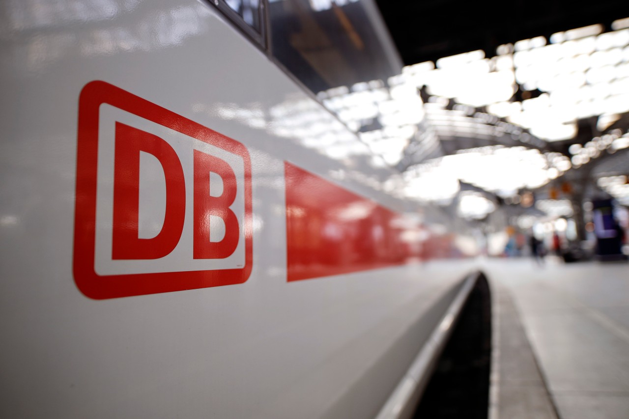 Die Deutsche Bahn wirbt mit einer Gratis-Fahrt durch Deutschland. (Symbolbild)