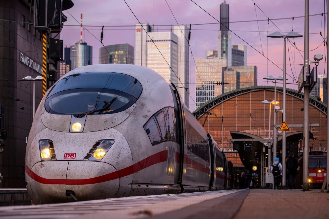 Die Deutsche Bahn bietet zusätzliche ICE-Sprinterstrecken an. (Symbolbild)