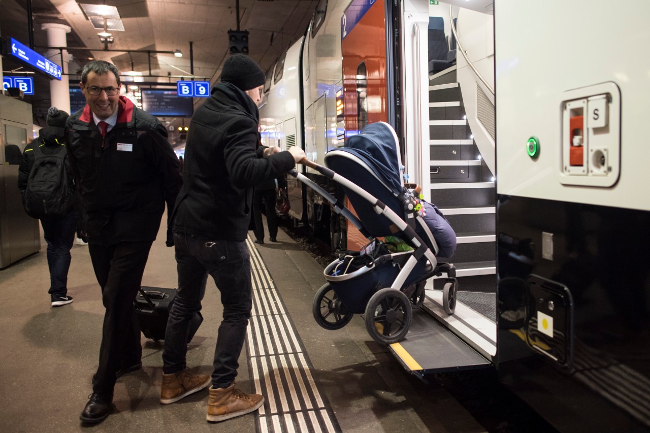 Deutsche Bahn in NRW: Ein Baby fuhr allein im Zug. (Symbolbild)