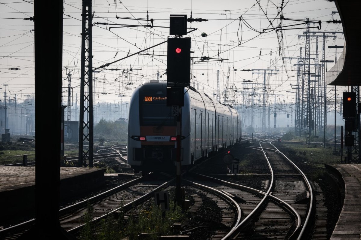 Deutsche_Bahn_Ruhrgebiet.jpg