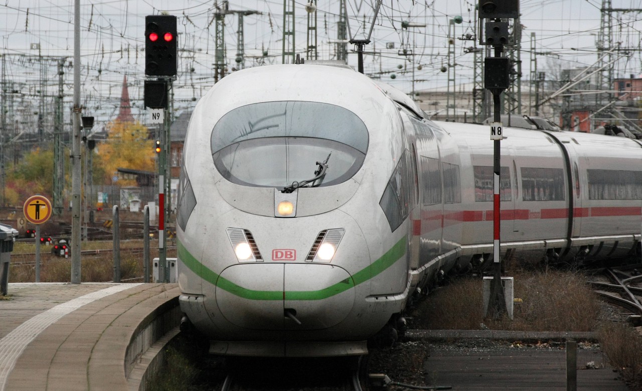 Vor einem Zug der Deutsche Bahn in Gelsenkirchen kam es zu einer Schlägerei. 