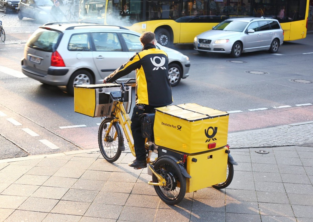 Deutsche Post Bote.jpg