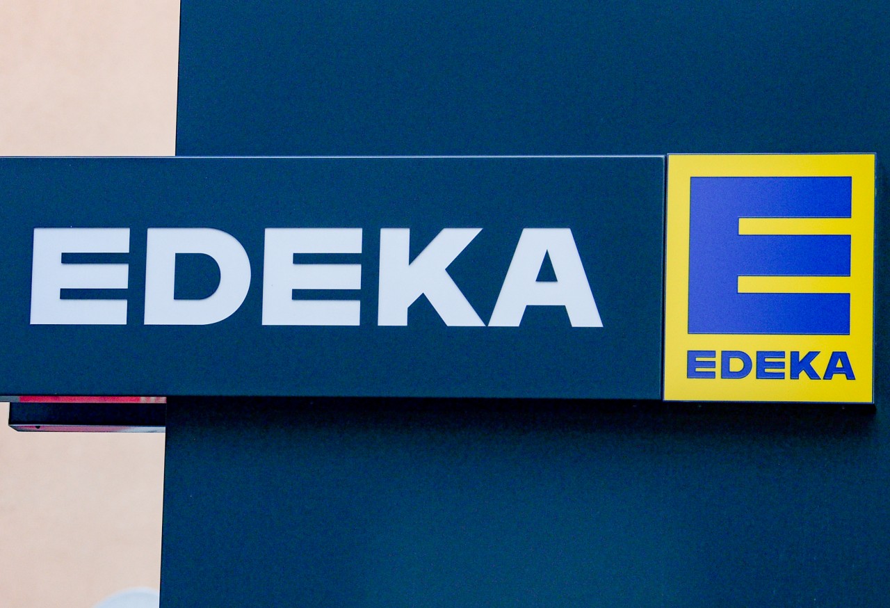 Edeka: Mit einem sehr ungewöhnlichen Slogan wirbt eine Filiale in Schleswig-Holstein für sich -  und bekommt dafür im Internet einiges ab. (Symbolbild)