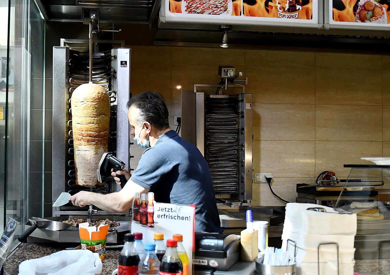 Essen: Die Inflation macht auch den Döner teurer. Wird er bald nur noch „Luxus-Essen“? (Symbolfoto)