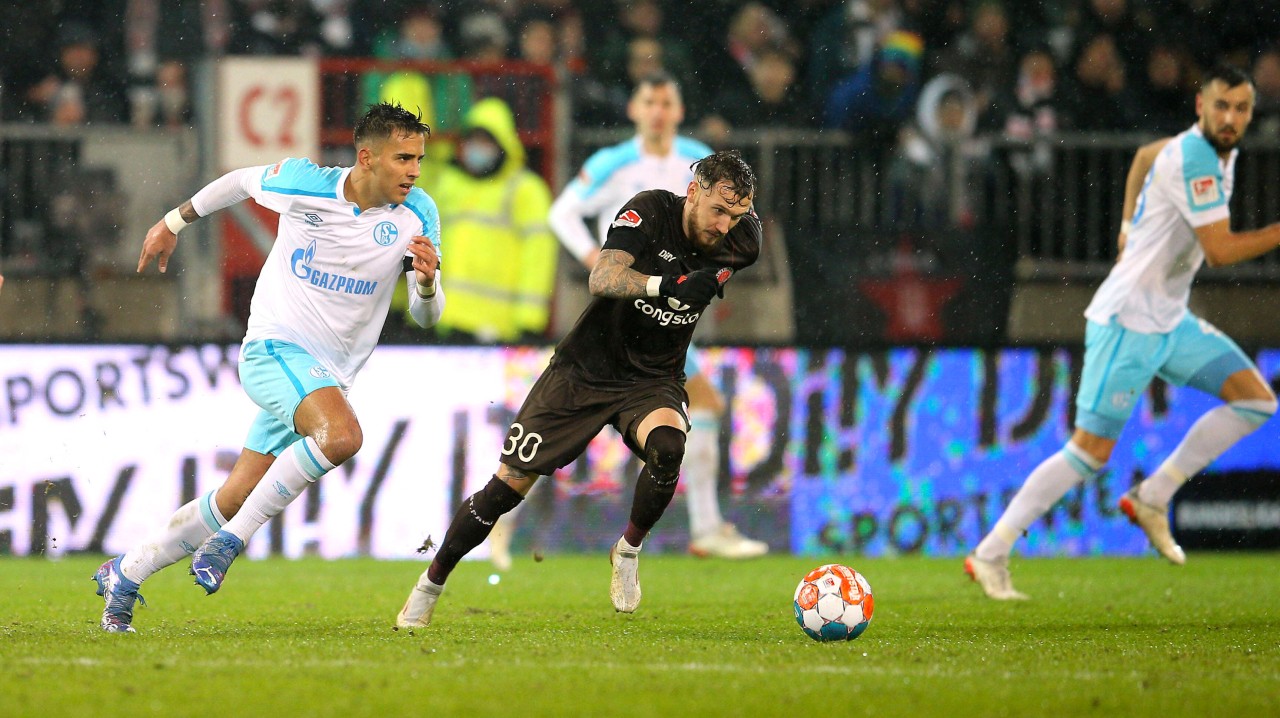 Im Hinspiel gewann der FC St. Pauli mit 2:1 gegen den FC Schalke 04.