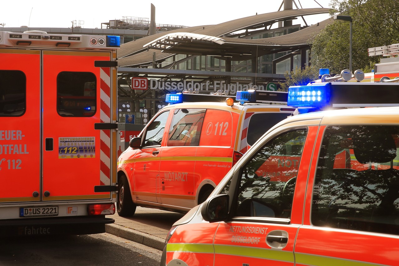 Am Flughafen Düsseldorf konnten die Einsatzkräfte der Flughafen-Feuerwehr jedoch weder einen Brand noch die Entwicklung von Rauch feststellen. (Symbolbild)