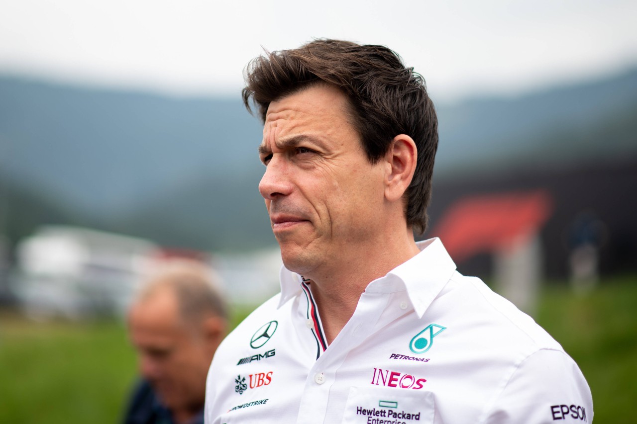 Formel 1: Toto Wolff muss sich einiges anhören.