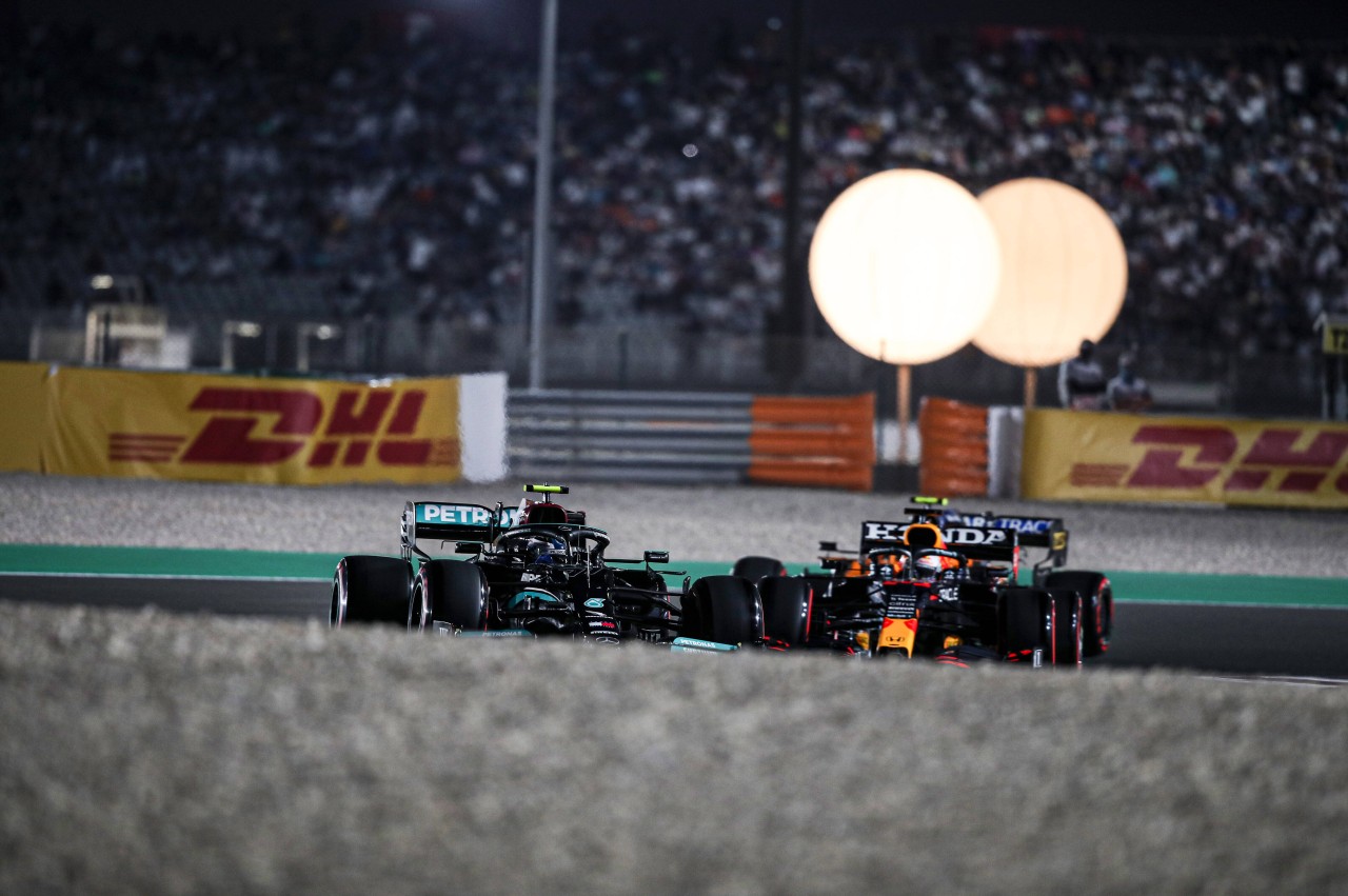 Die Formel 1 ist an diesem Wochenende in Katar zu Gast. Die neue Rennstrecke in Katar sorgt für Diskussionstoff.