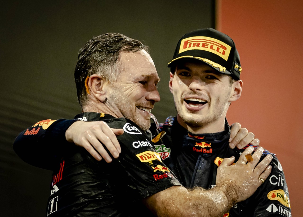 Formel 1: Zwischen Christan Horner und Max Verstappen scheint kein Blatt Papier zu passen. 