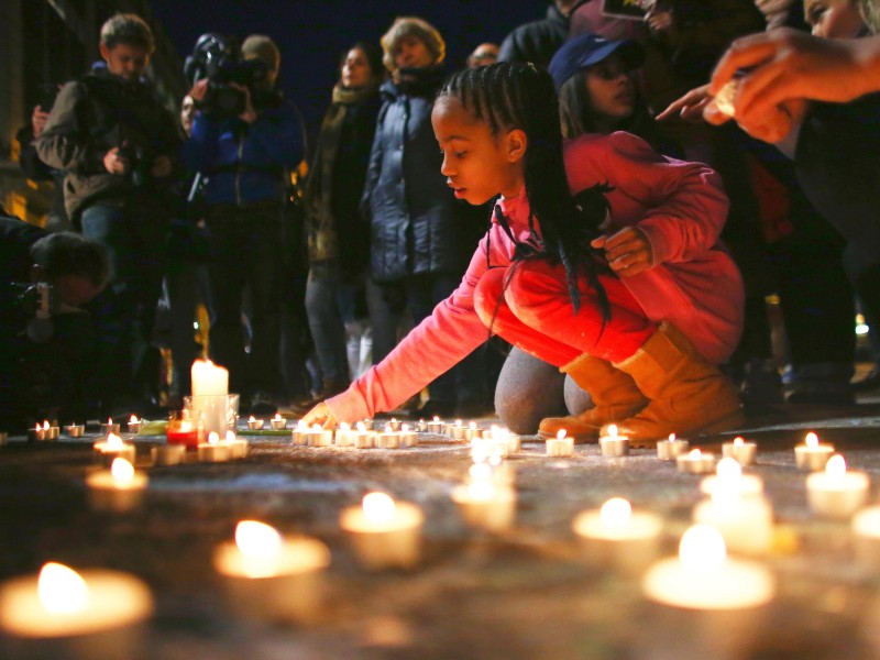 Ein Lichtermeer entstand auch am Place de la Bourse.