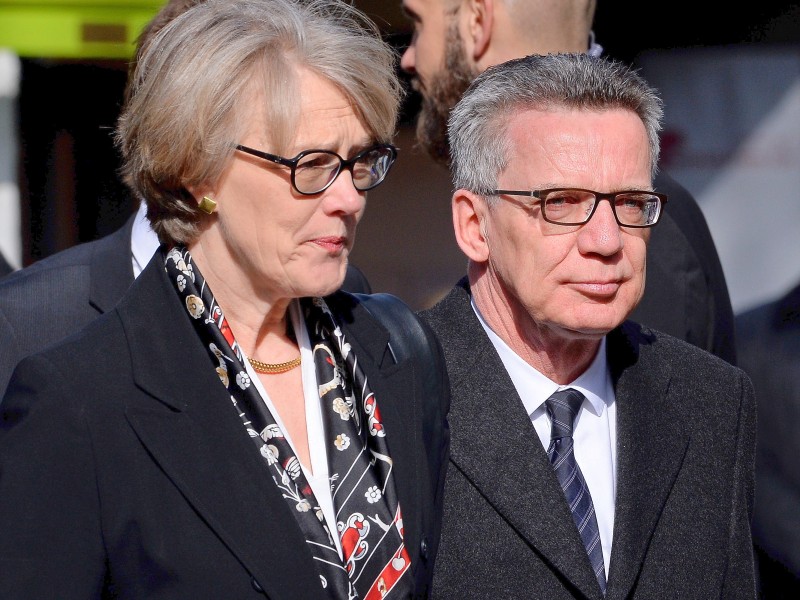 Innenminister Thomas de Maizière (CDU) kam mit seiner Frau Martina,...