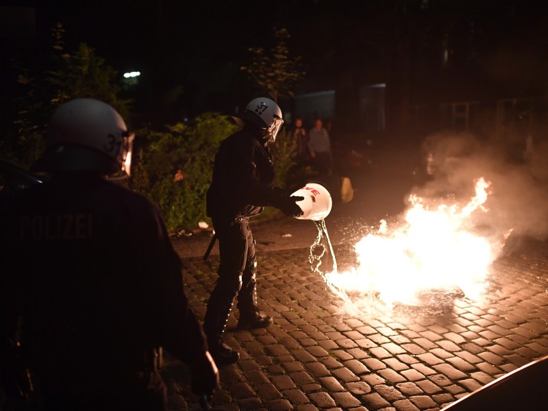 Größere und kleinere Feuer mussten gelöscht werden.
