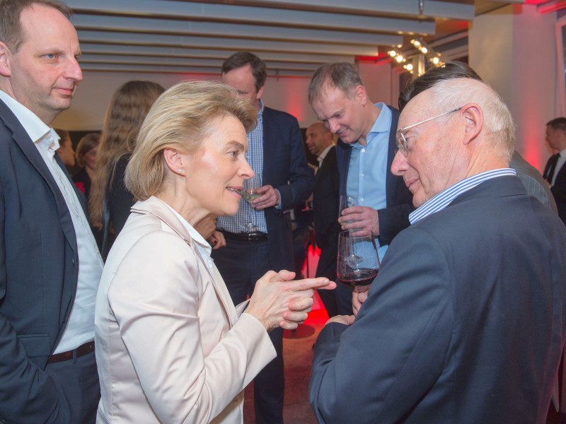 Ursula von der Leyen im Gespräch mit dem Journalisten und Autor Stefan Aust.