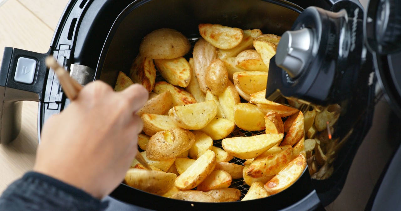 Sind Heißluftfritteusen der neue heiße Scheiß? Einiges spricht dafür, einiges dagegen. (Symbolbild)