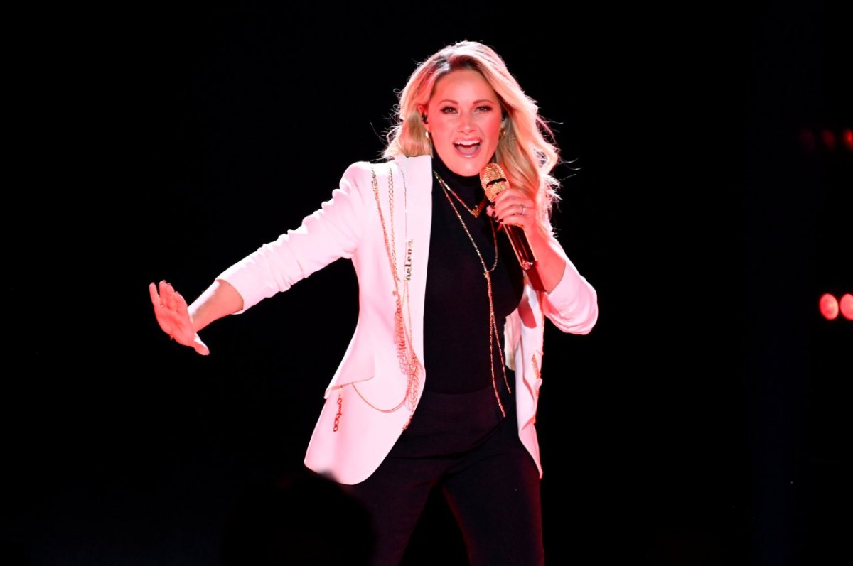 Helene Fischer Bühne.jpg