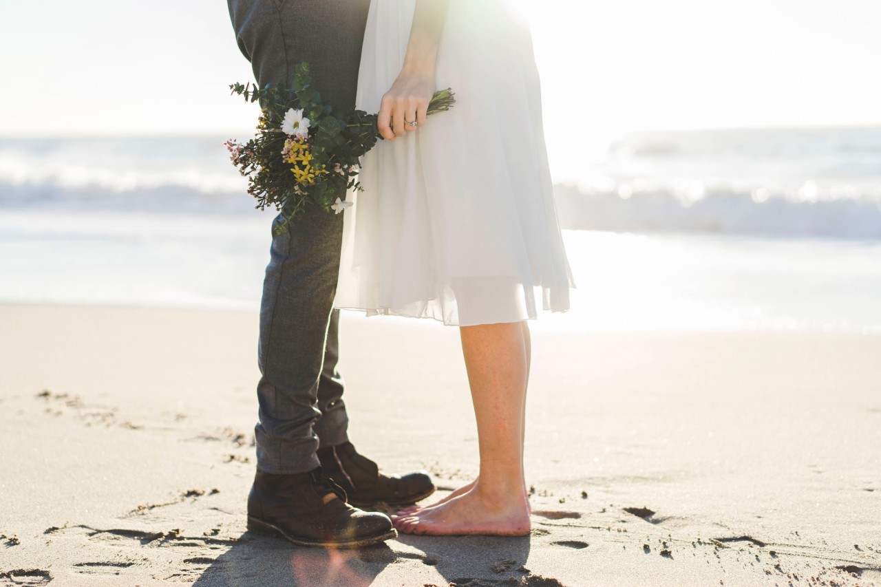 Das Hochzeitskleid einer Braut aus den USA ist ein besonderes Highlight für ihren blinden Ehemann! (Symbolbild)