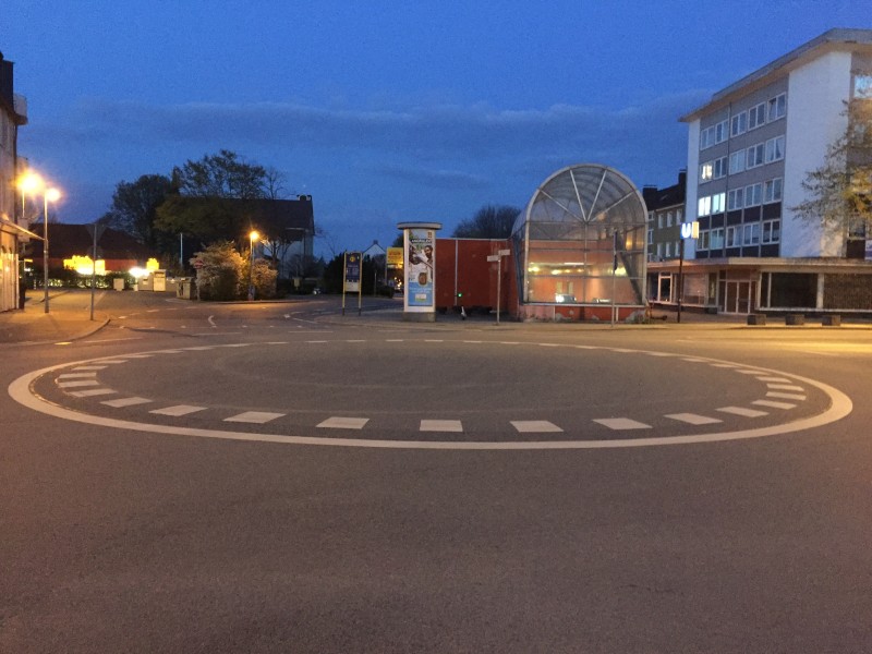 Der Kreisverkehr am Kirchplatz in Mülheim-Heißen.