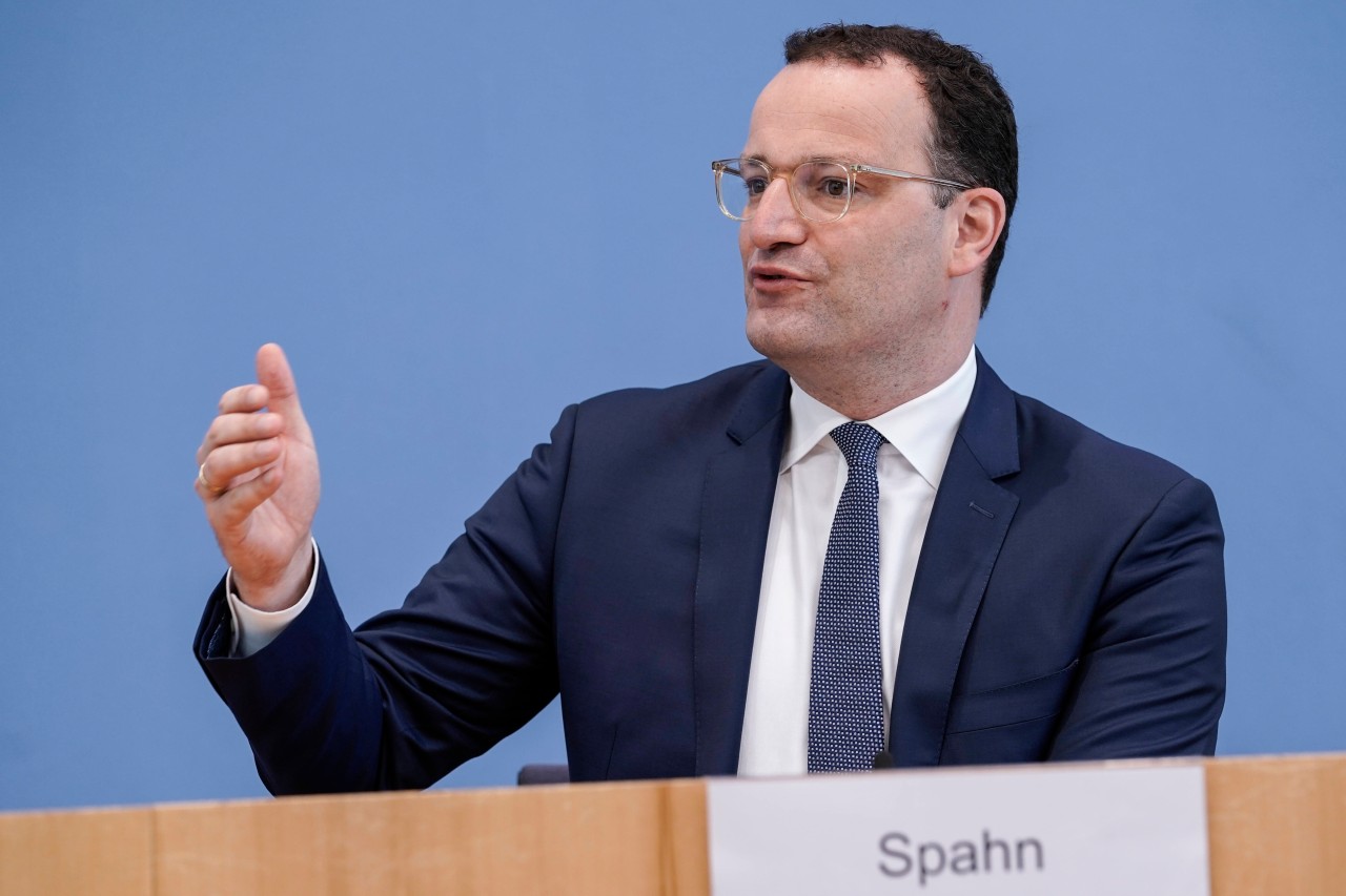 Gesundheitsminister Jens Spahn (CDU) verspricht: Noch im Juli soll jeder Impfwillige mindestens eine Impfung erhalten haben.