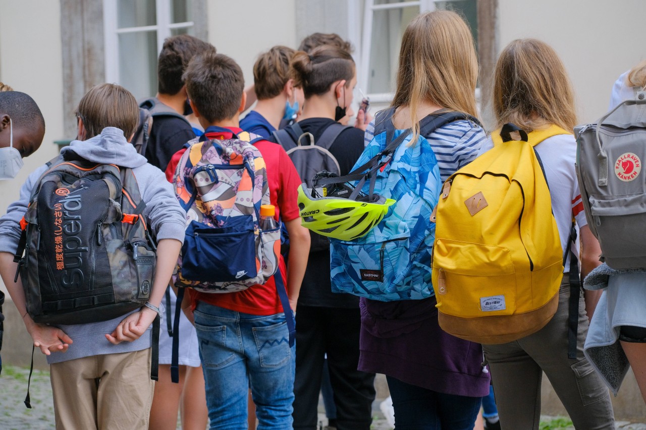 Schüler sind in NRW von der Maskenpflicht im Unterricht befreit. Die Stadt Bochum appelliert aber weiter an das Tragen. (Symbolfoto)