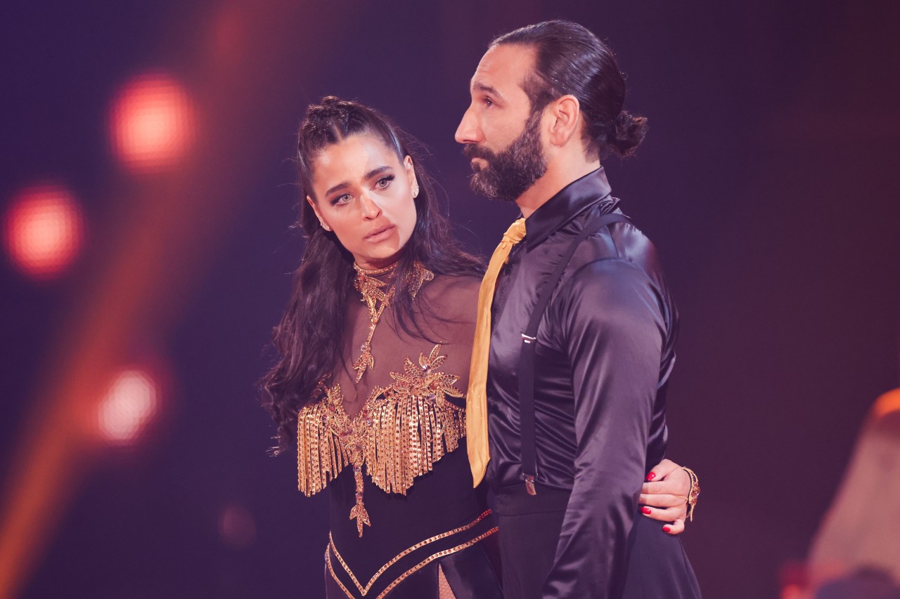 „Let's Dance“-Star Amira Pocher schaffte es mit Massimo Sinató nur bis ins Halbfinale. Das harte Training hinterließ trotzdem Spuren.