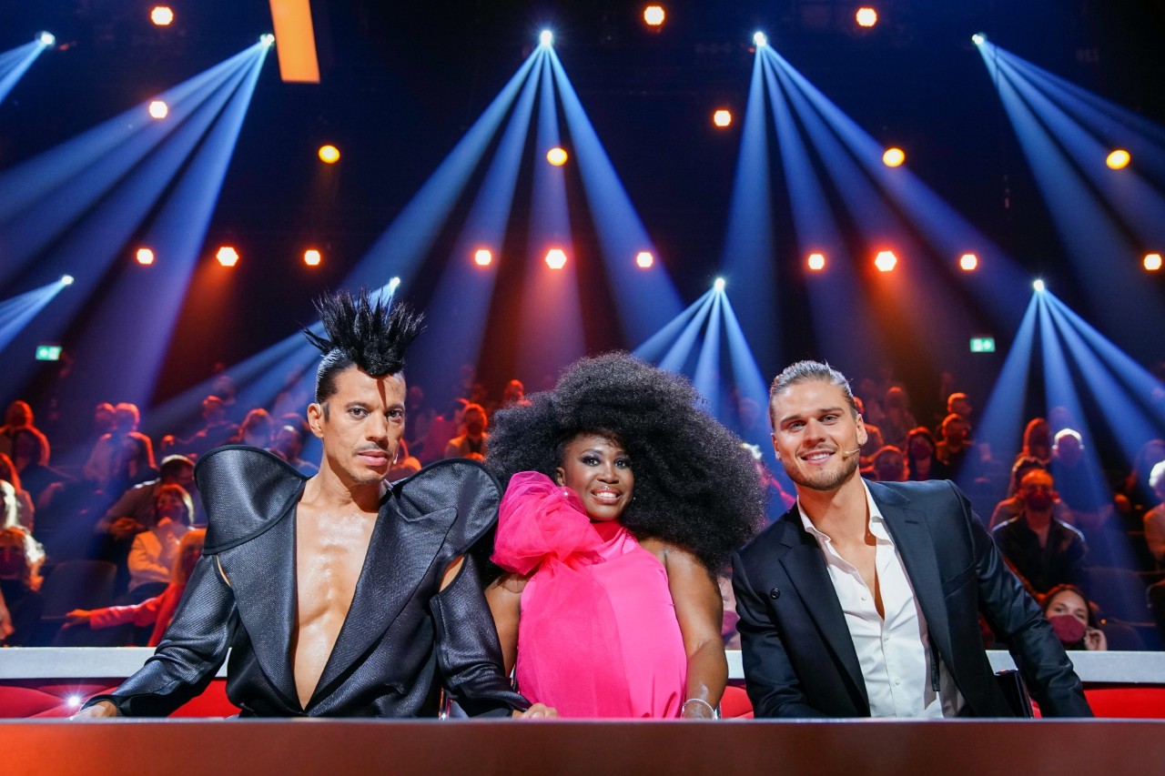 Bei der Kennenlernshow von „Let‘s Dance“ saß Rúrik Gíslason (r.) in der Jury. (Archivbild)