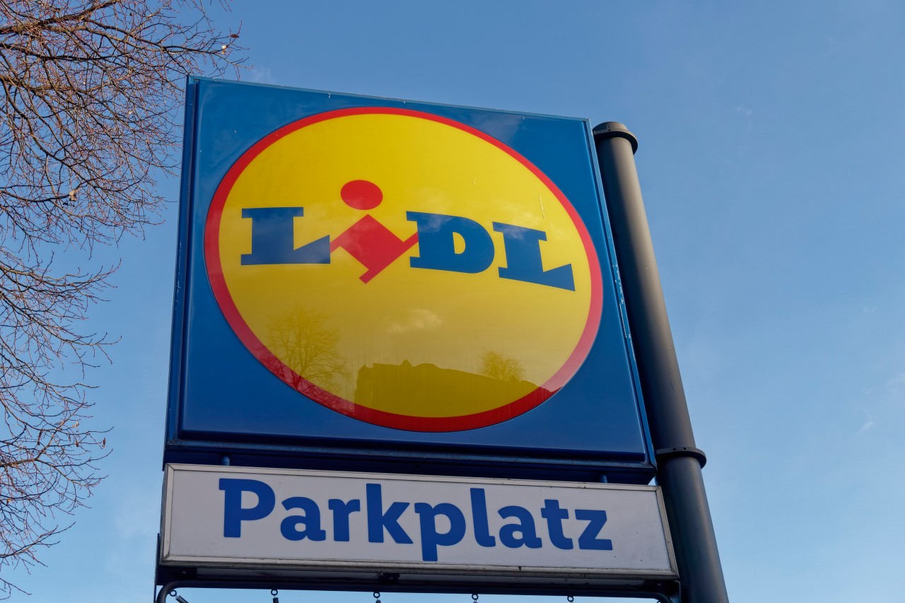 Lidl: Ein Kunde vermisst etwas auf dem Parkplatz des Dicounters. (Symbolbild)